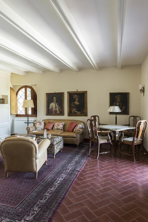 L' Insolita Venturina Terme Bagian luar foto